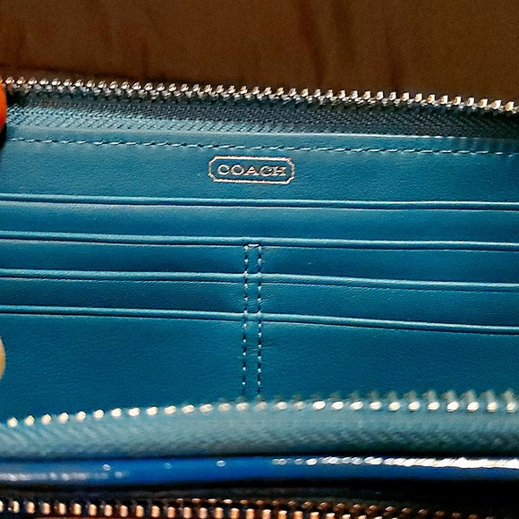 Coach Royal Blue Patent Leather Poppy Wristlet - Picture 5 of 6